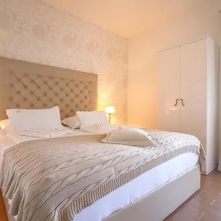 Pensión Luxury Luce Malinska