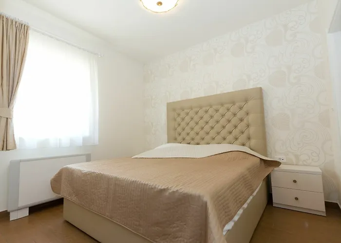 Luxury Luce Πανσιόν 5*